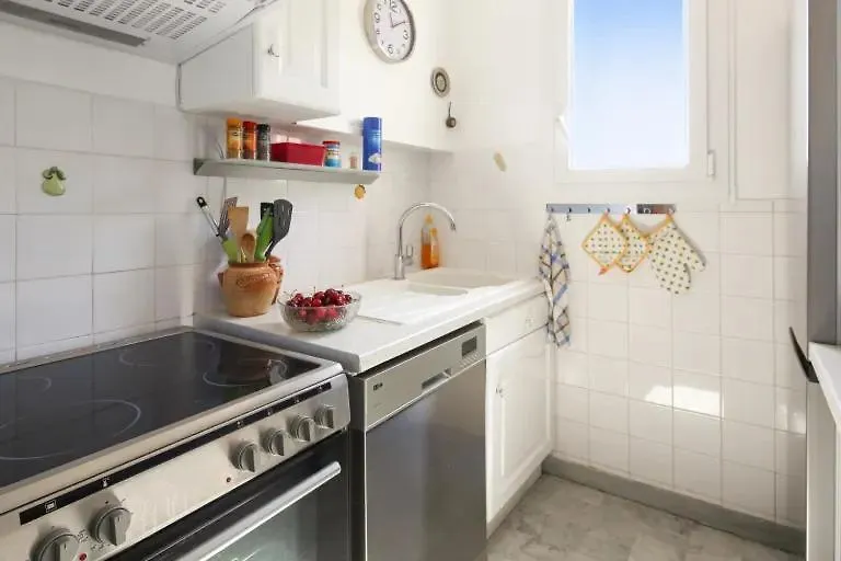 Appartement Cosy Dans Residence Avec Piscine Et A 2 Pas De La Mer Bandol